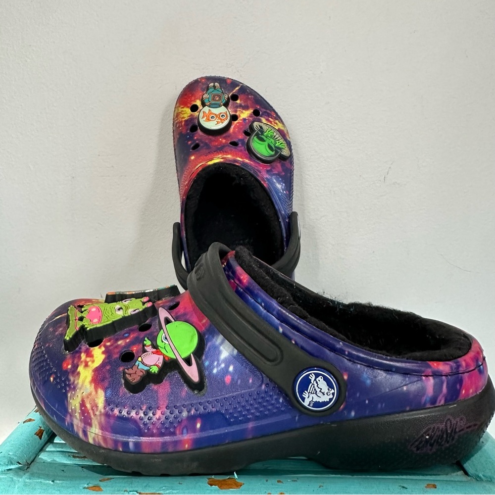 Crocs x Ron English WHIN Lined Clogs Kids Size C11- Aliens Universe Area 54